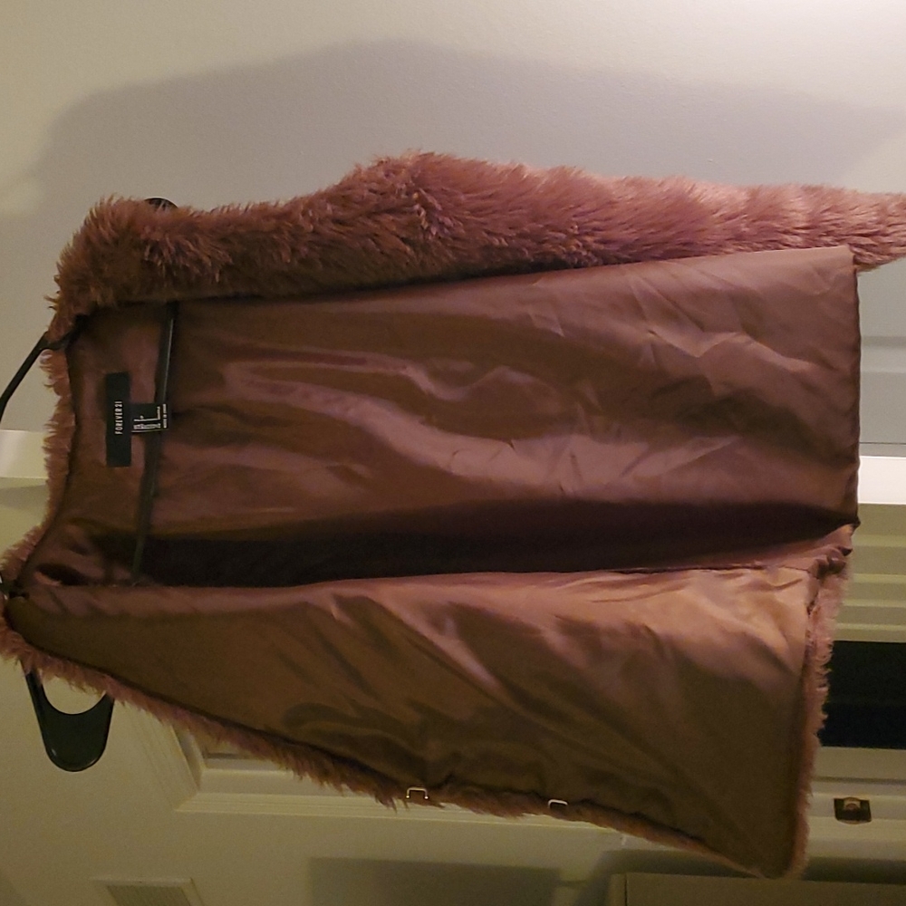Vest - Picture 3 of 3